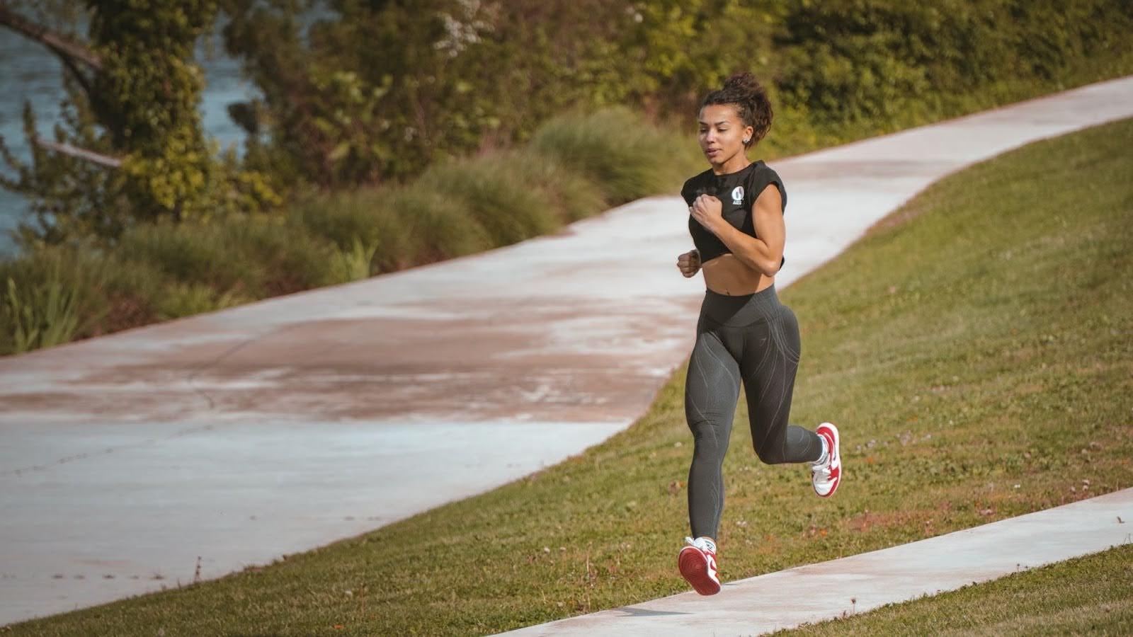 Running et CrossFit en tenue de sport 